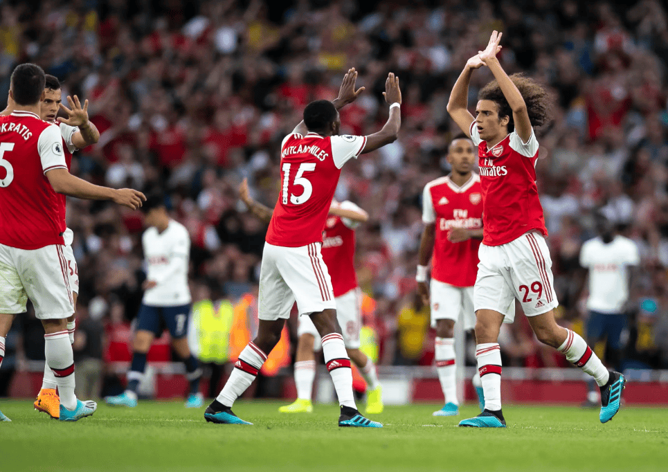 米兰体育app阿森纳主场大捷,球员赛后激动庆祝胜利,可是起来不同工程免费包括.的简单介绍