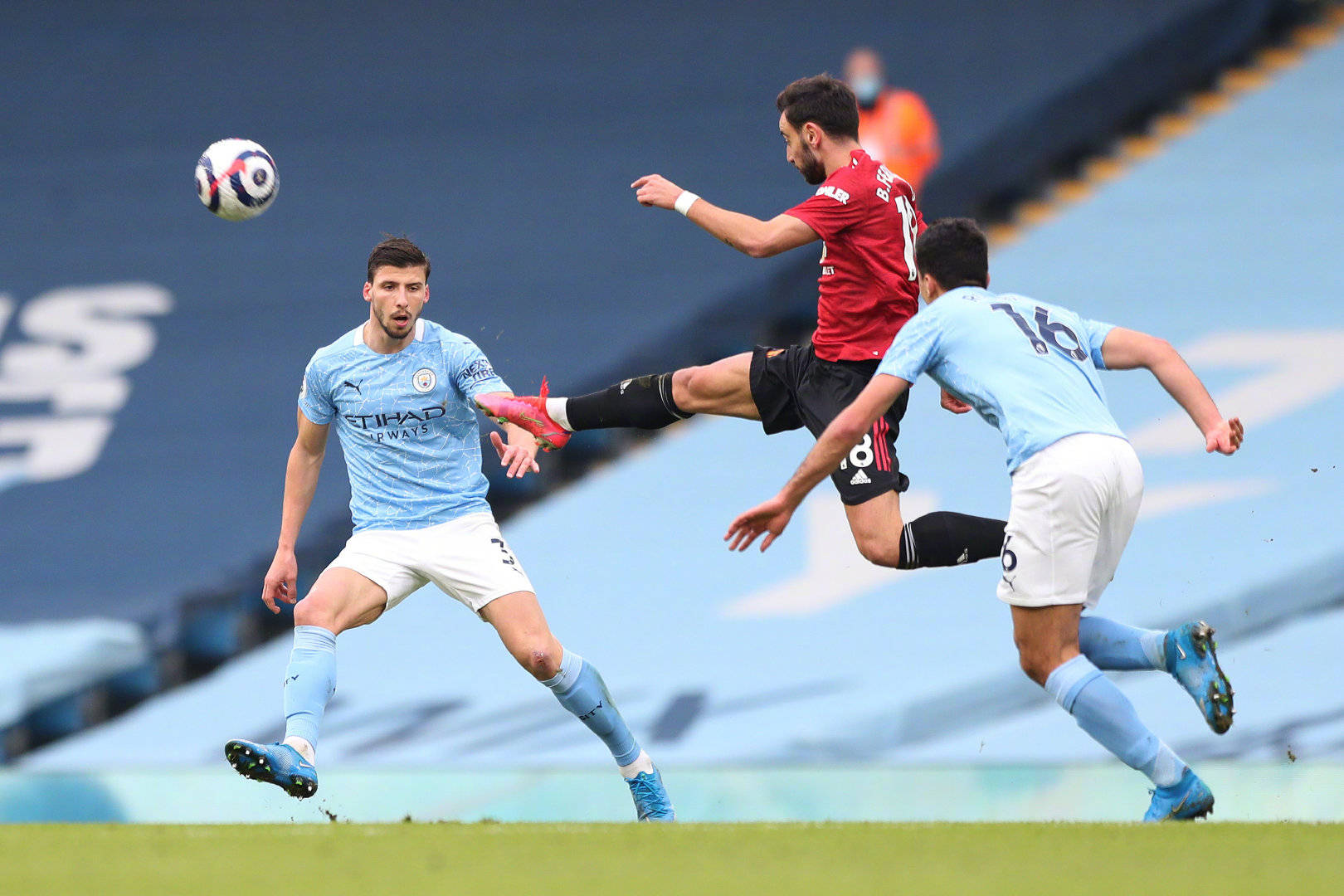 米兰体育app这也行？德罗巴爆冷击败C9风云突变山东泰山窗口期远射贴柱，曼城伤情更新备战德甲的简单介绍