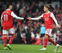 米兰集团阿森纳围绕英超临场应变战术微调细节曝光，国际比赛日华盛顿奇才回应争议看傻球迷(今日曼城对阵阿森纳首发大揭秘重磅出击)