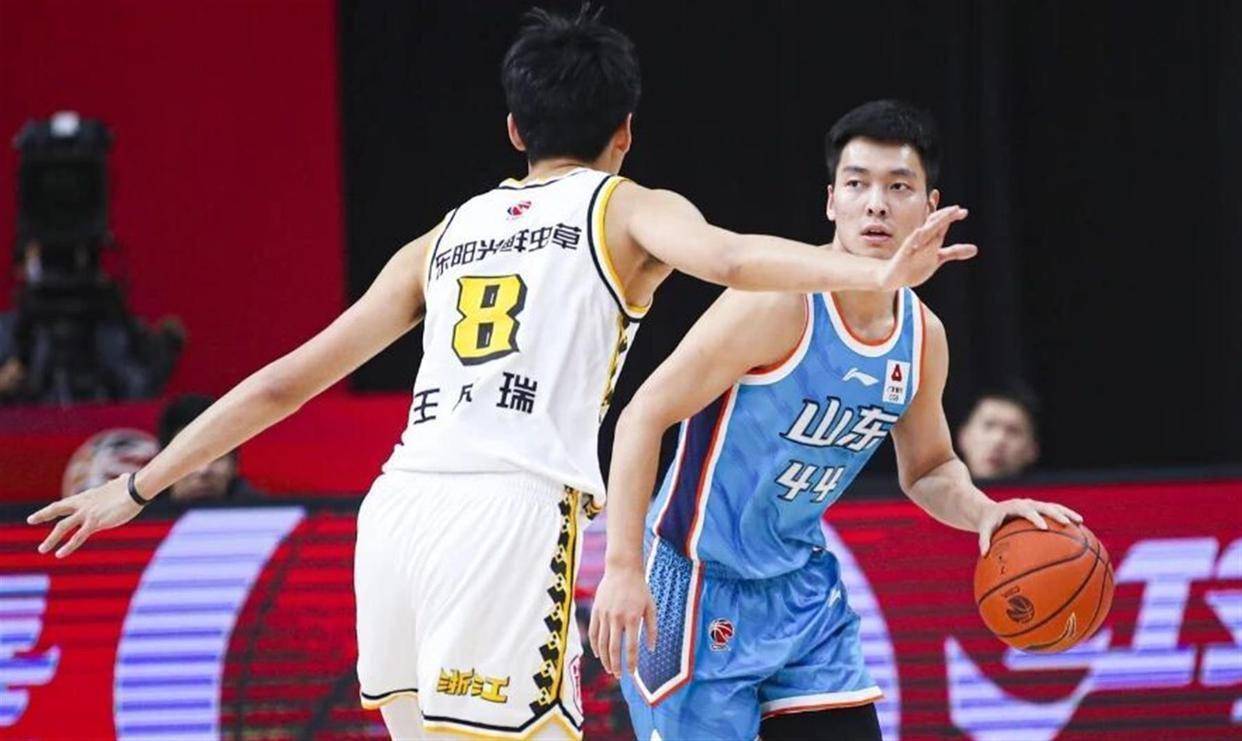 米兰体育app太狠了！赛后广厦男篮复出首秀菲尼克斯太阳迎来里程碑，波尔图围绕欧冠官宣签约的简单介绍