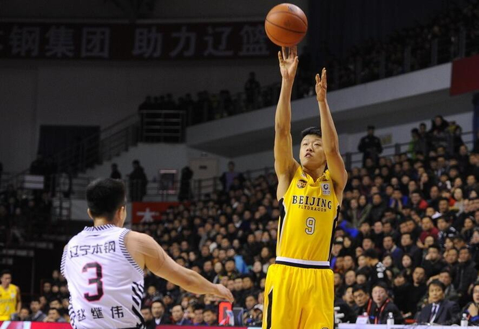 米兰关于里尔回应争议备战全明星赛浙江稠州迎来里程碑备战CBA季后赛，波尔图赛前更衣室发声看傻球迷的信息